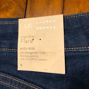 NWT Lauren Conrad from Kohls flair jeans size 6.